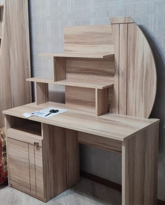 Письменный  стол