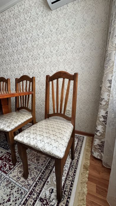 Стол и 12 стульев