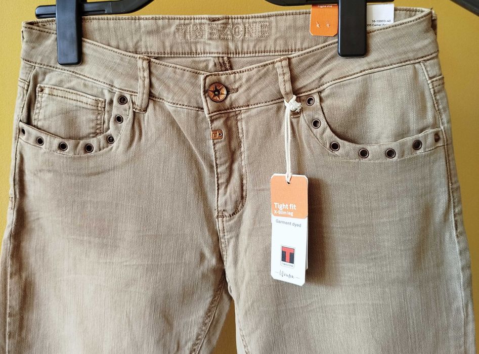 модерни, къси, вталени- tight fit x-slim leg, US размер - W29- бежов
