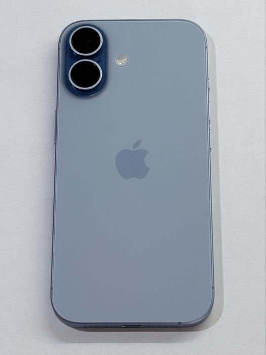 iPhone 17 Blue 100% battery