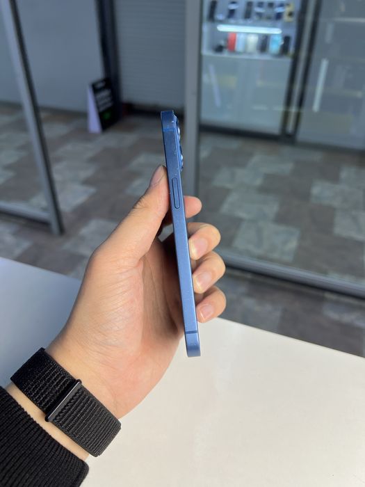 Продам iPhone 13 128 Gb