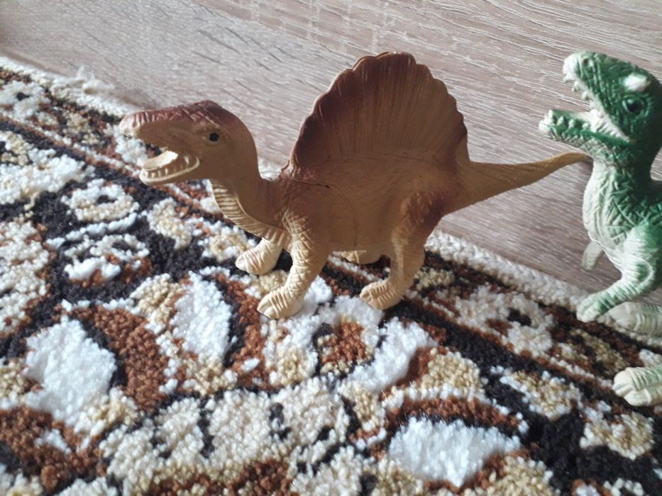 Динозаври играчки