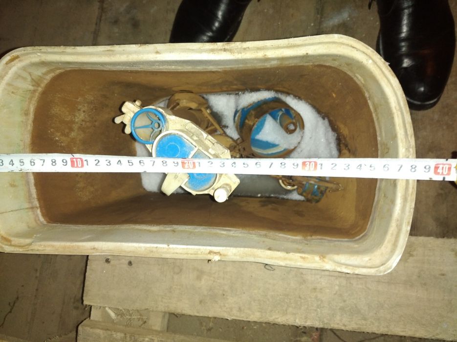 Продам бачёк от унитаза, унитаз