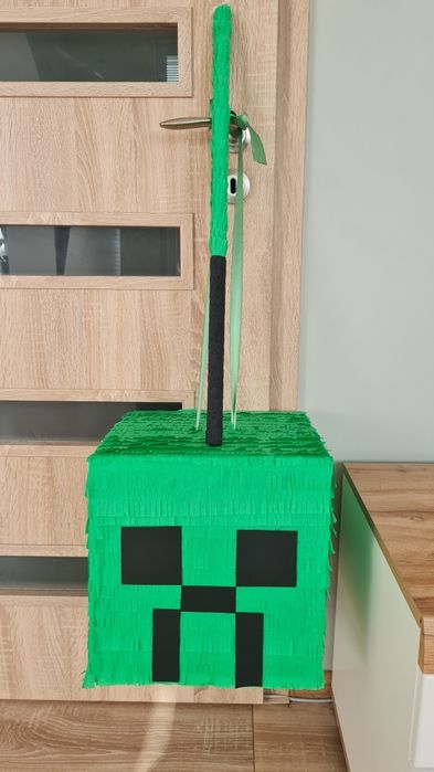 Пинята на тема Minecraft (Крипер)