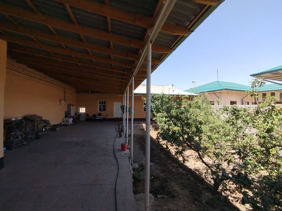 Uy sotiladi sharoitlari yahshi