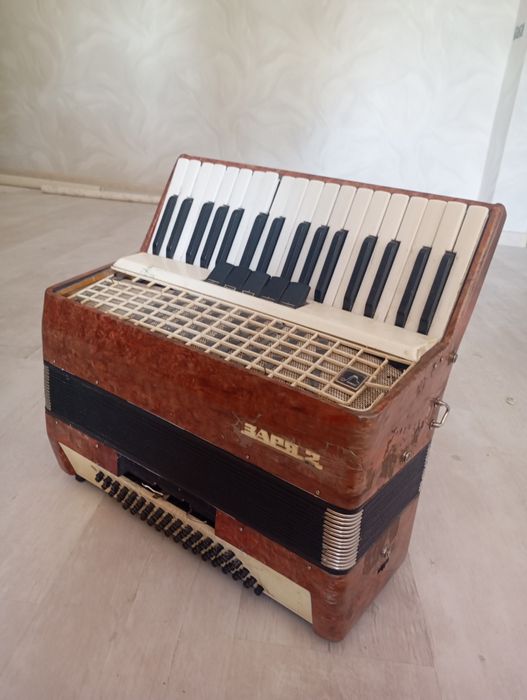 Аккордеон продается