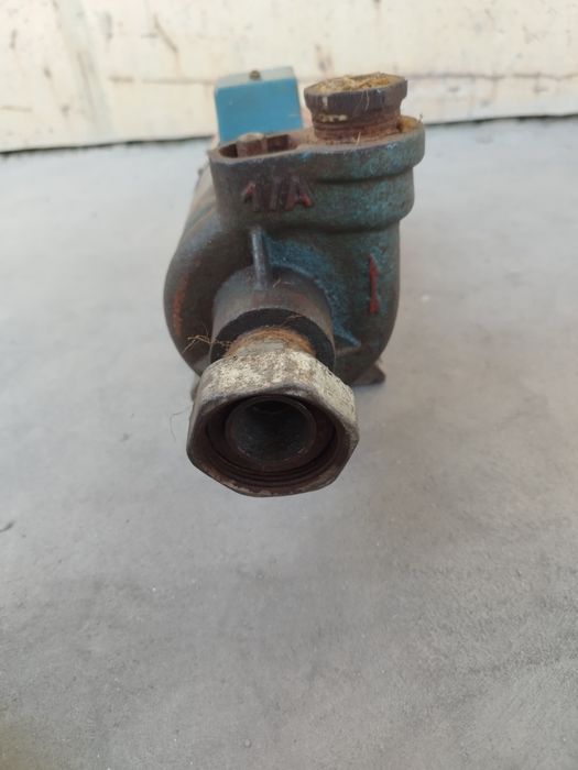 Монофазна четкова водна помпа