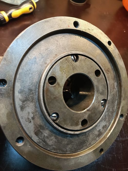 Токарный патрон .