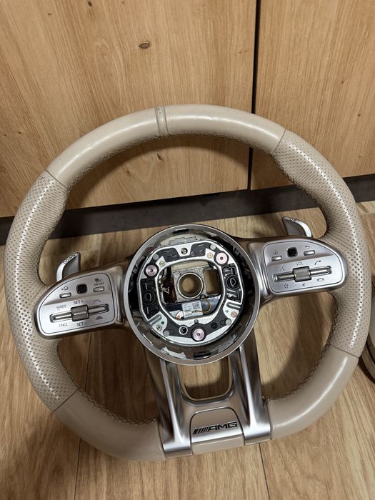 Volan mercedes amg beige