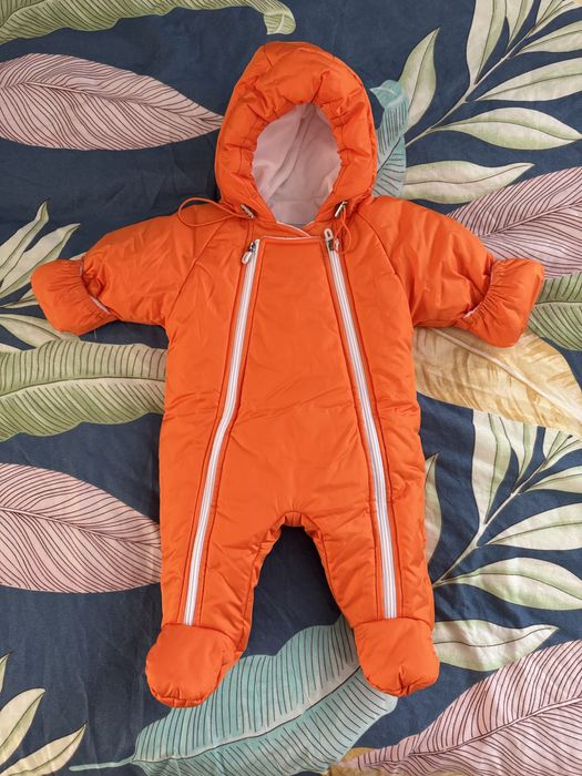 Продам зимний комбинезон унисекс