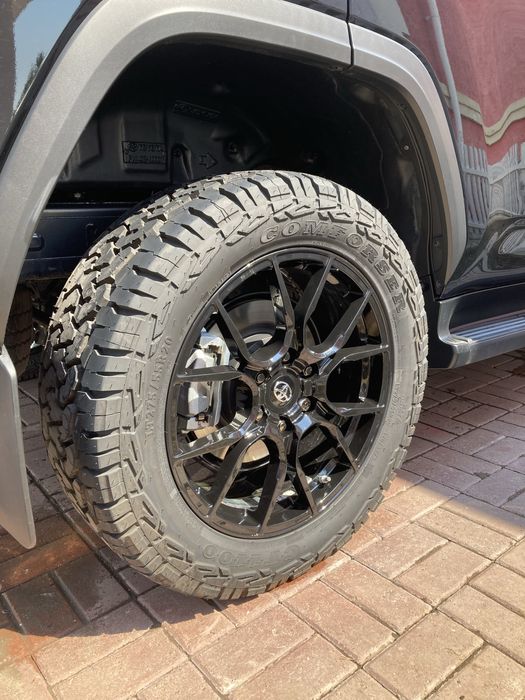 Продам б/у шины Comforser CF1100 АТ