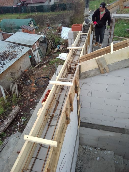 Lucrări, case la roșu, case la cheie, pavaje, reparatii totul în domeniul construcțiilor.
