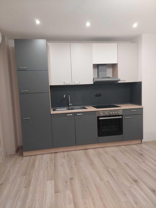 Дава се под наем Тристаен апартамент в Варна, Младост 1 - 87 кв.м за 700 € - Снимка #4