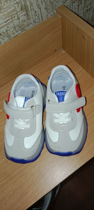 Кроссовка детская