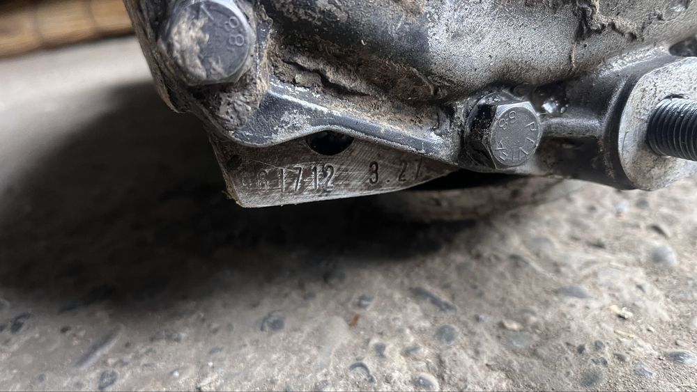 Редуктор 3.27 Мерседес 124