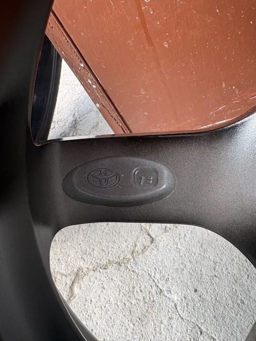 Резервна гума/патерица Toyota Rav 4