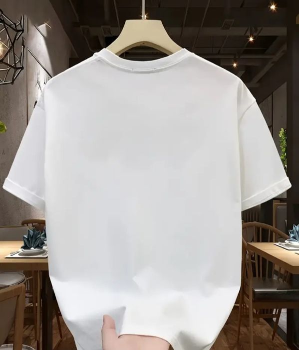 Bazviy oq futbolkalar