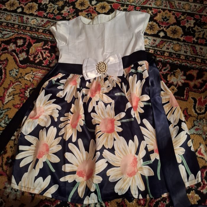 Красивое платье для девочек 4-5 лет