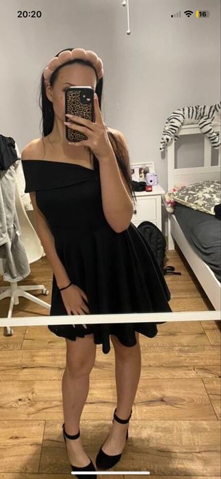 Черна елегантна рокля