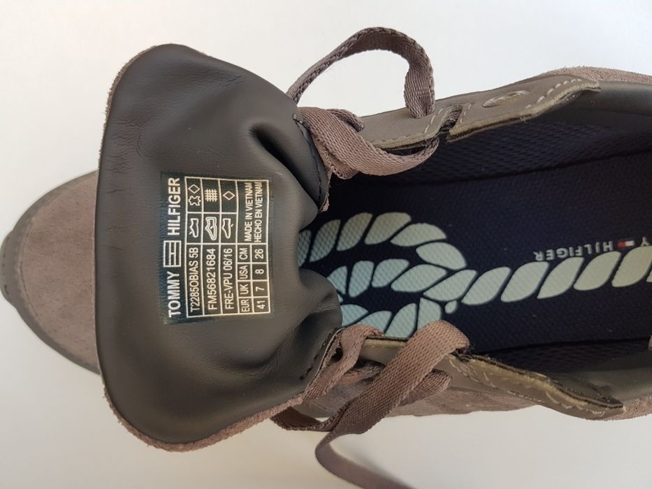 Adidasi Tommy Hilfiger Cod Produs: Fm56821684 T2285Obias 5B