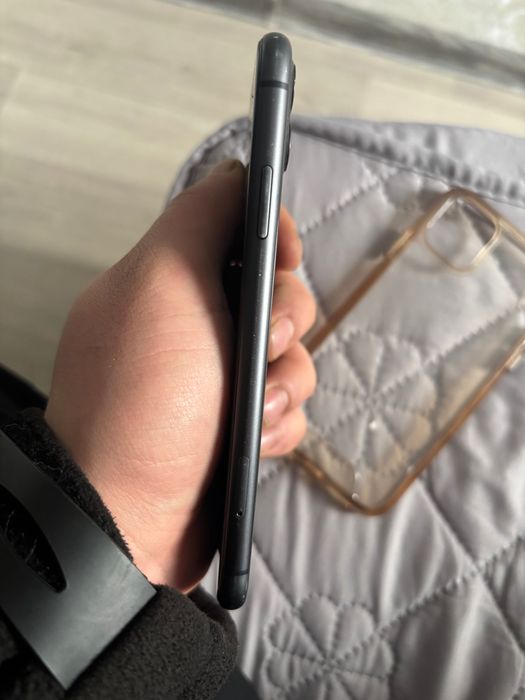 Iphone 11 в хорошем сост