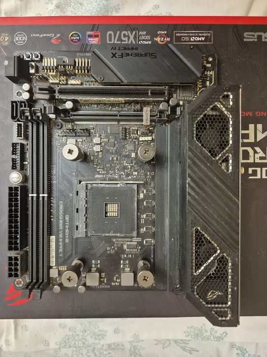 Asus Crosshair VIII Impact DTX x570 AM4