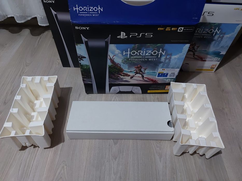 Cutii complete Playstation 5 Digital.