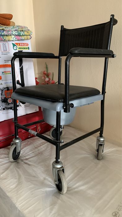 Ролатор / проходилка за възрастни/