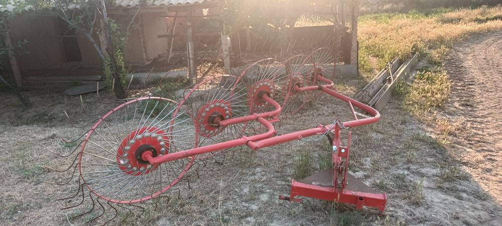 Трактор МТЗ 80.      Беларусь