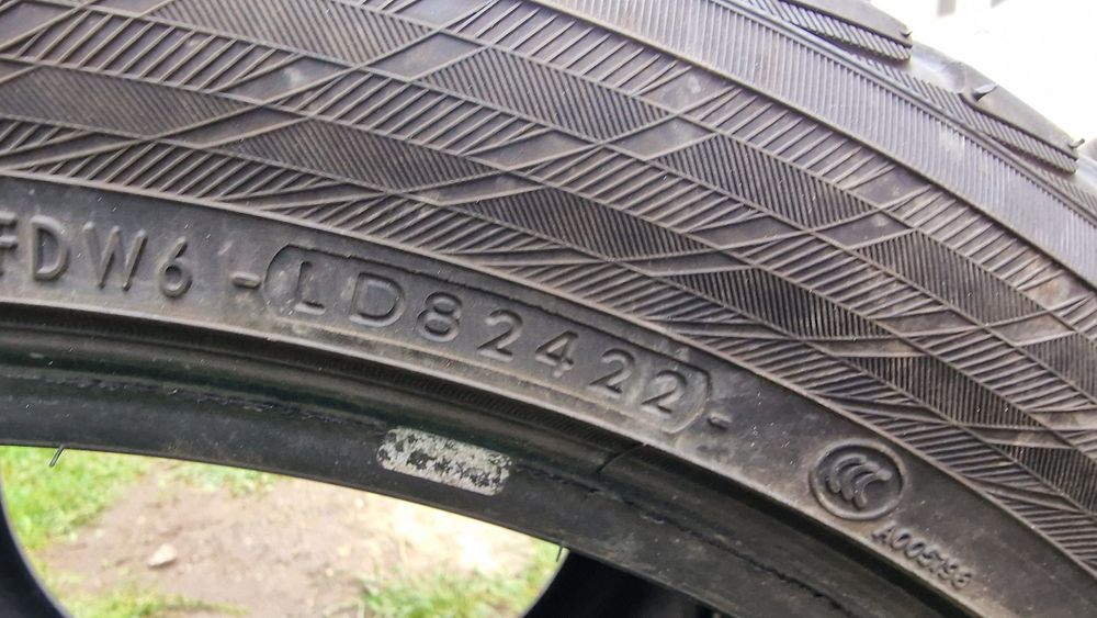 Anvelope 275/40R21 marca Yokohama, DOT 2022,6 mm,M+S