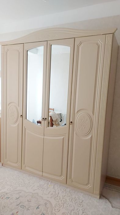 Двухспальная кровать