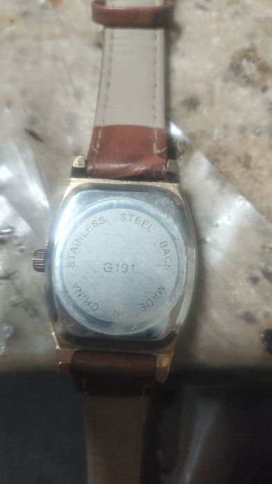 Продам часы срочно