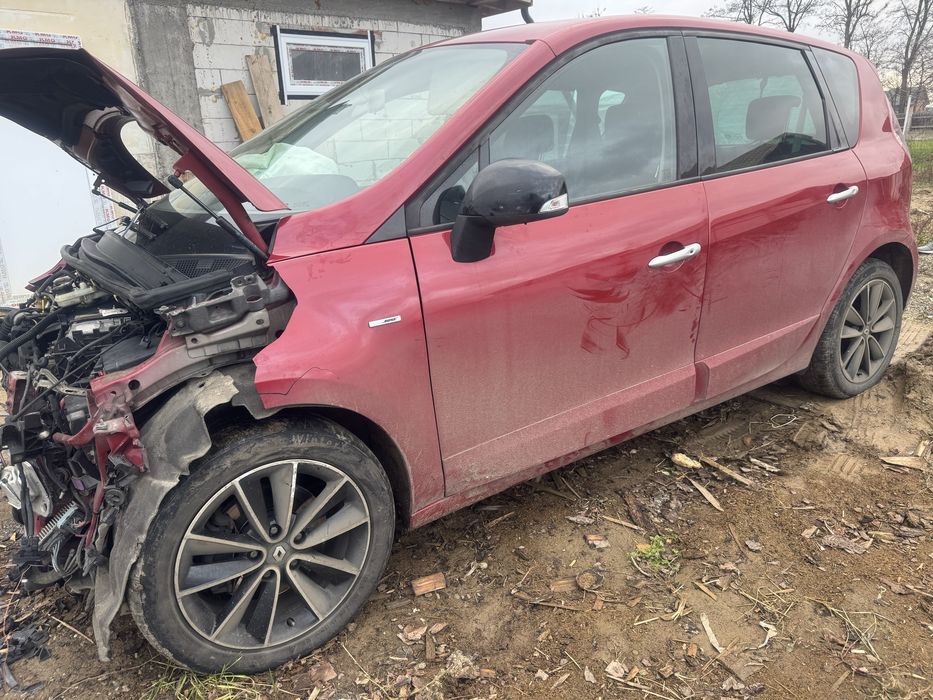 Piese caroserie renault scenic 3 Bose  motor 1.6 dci 130cp