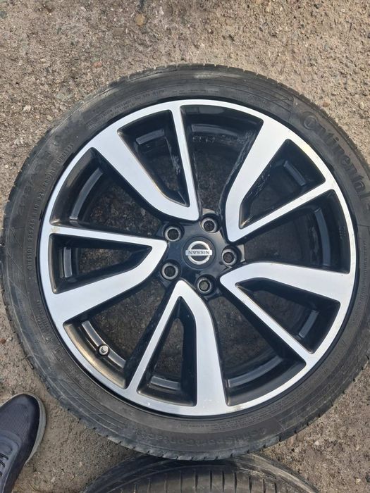 Ляти джанти 19ки Нисан кашкай с гумите 225/45/19  Continental 6mm.