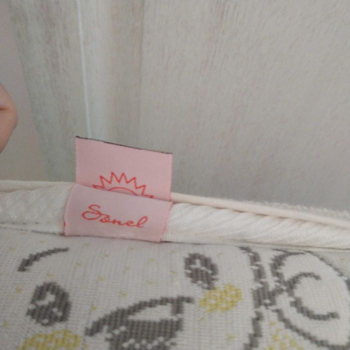 Матрак за бебешка кошара или легло