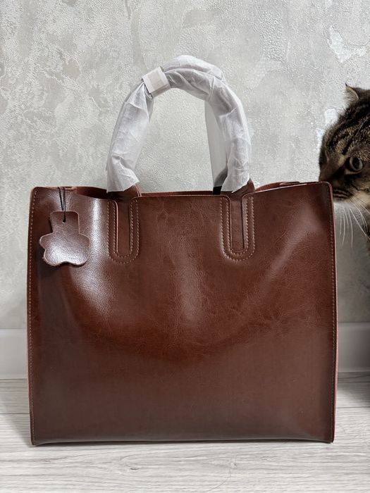 Продам новую кожаную сумку