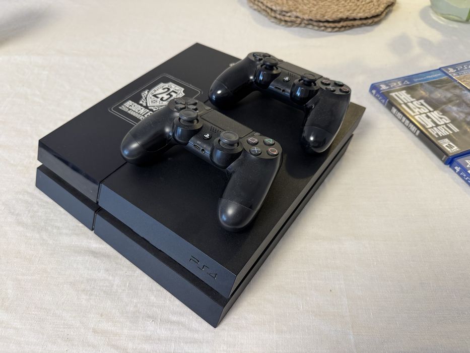 Play Station 4 original 8 jocuri incluse