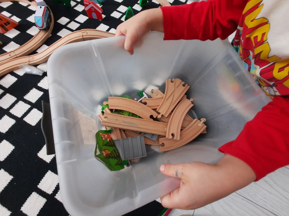 Sine de tren din lemn