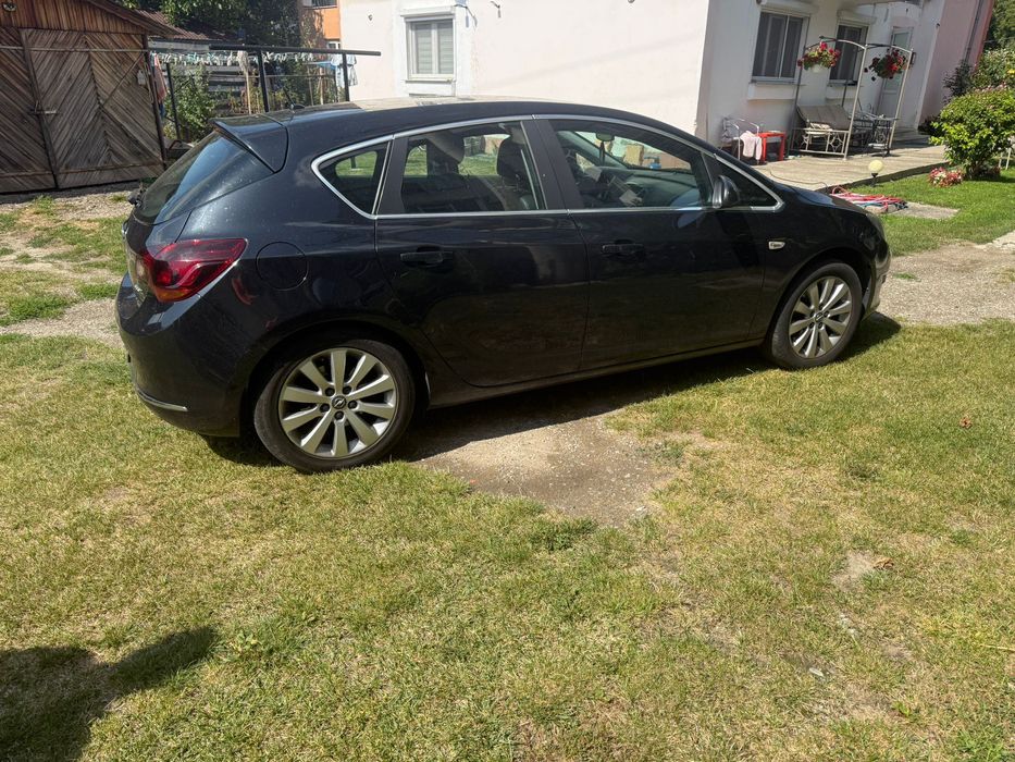 Vând Opel astra j 1.6 cdti 2015