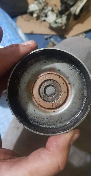 Vând ambreiaj Oală și șaibă toate piesele sânt originale de stihl