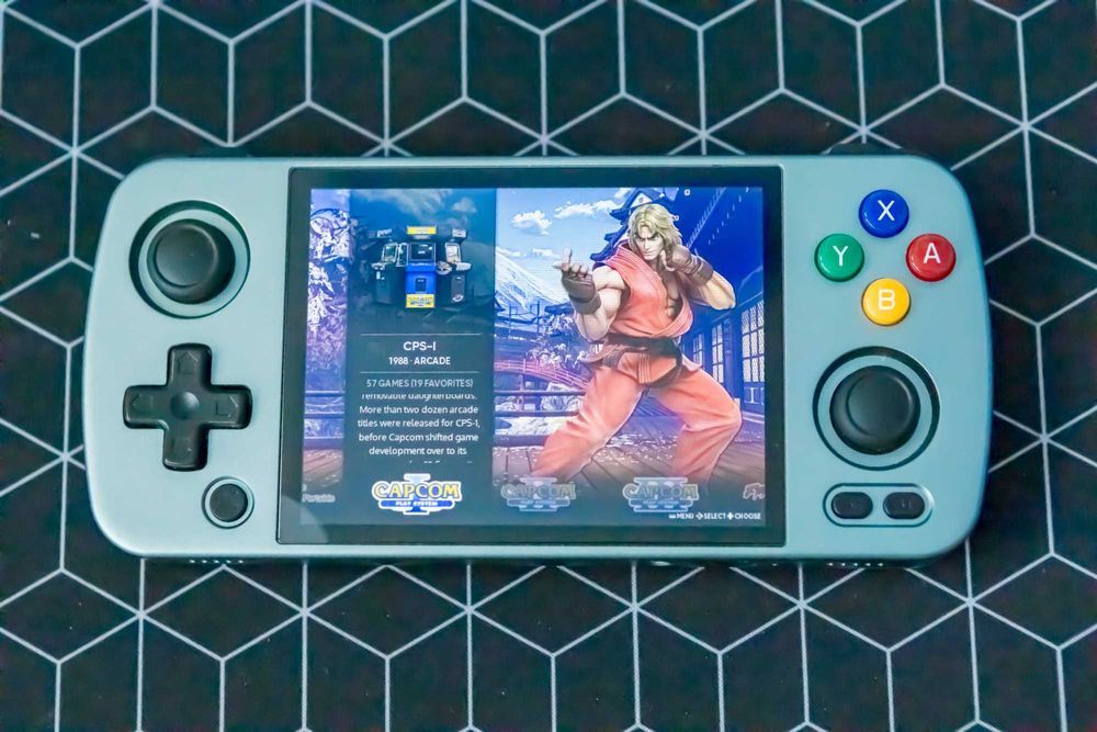 Anbernic RG405M – retrogaming, 3000 jocuri, hardcase + cutie originală