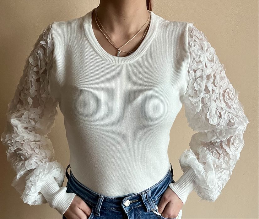 Дамска блуза с нежен буфон ръкав