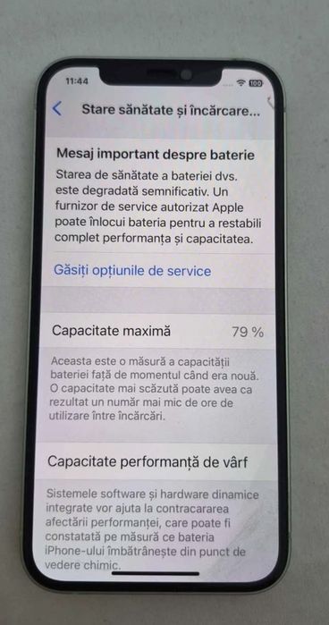 Iphone 12 alb, 128 gb
128gb 
-liber de retea
-stare foarte buna
-perfect functional
-sanatatea bateriei 79%
-huse, cablu de date
Pentru mai