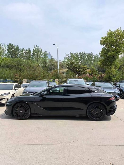 Denza Z9 GT полный привод электричка