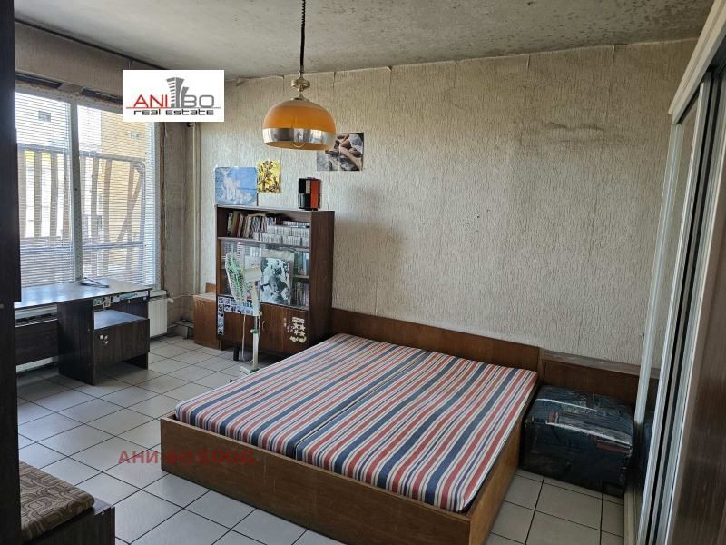 Продава се Двустаен апартамент в София, Полигона - 65 кв.м за 2000 €/кв.м - Снимка #5