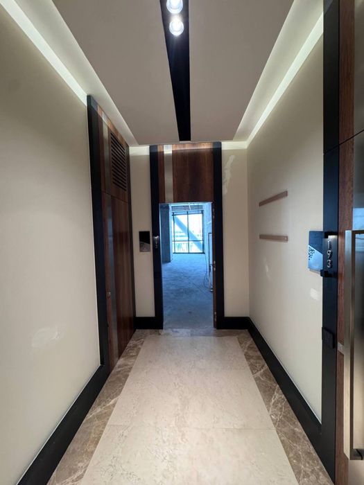 Продается коммерческое в кж Piramit Towers с видом Nest One 92m2