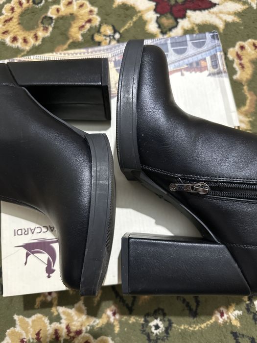 Осенняя ботинка на каблуках