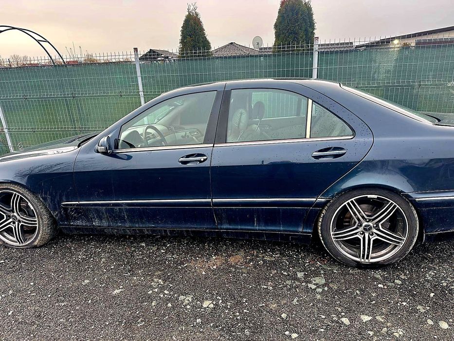 Vând  S Class  pt piese