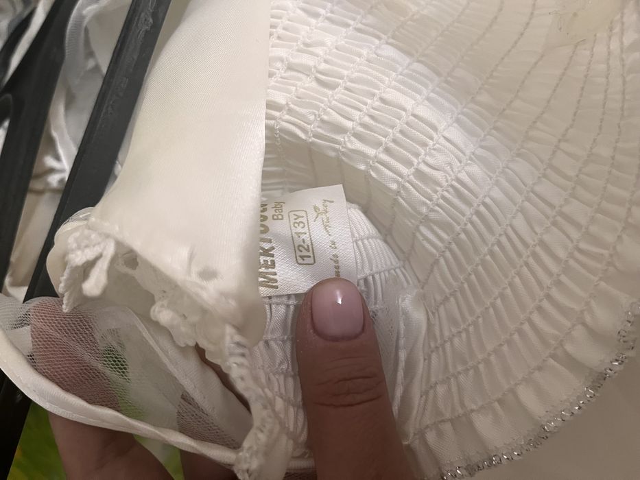 Продам платье на девочек