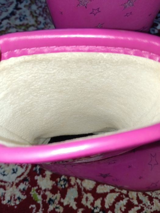 Красивые резиновые сапоги с флисом